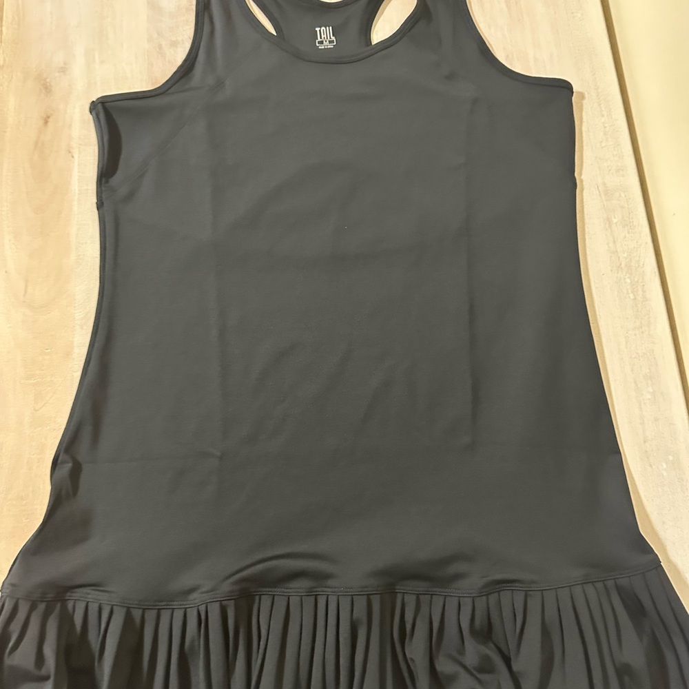 TAIL Women's Coletta tennis dress in black (Onyx).